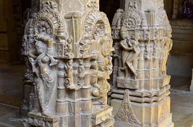 07 Jain-Temple,_Jaisalmer_Fort_DSC3125_b_H600